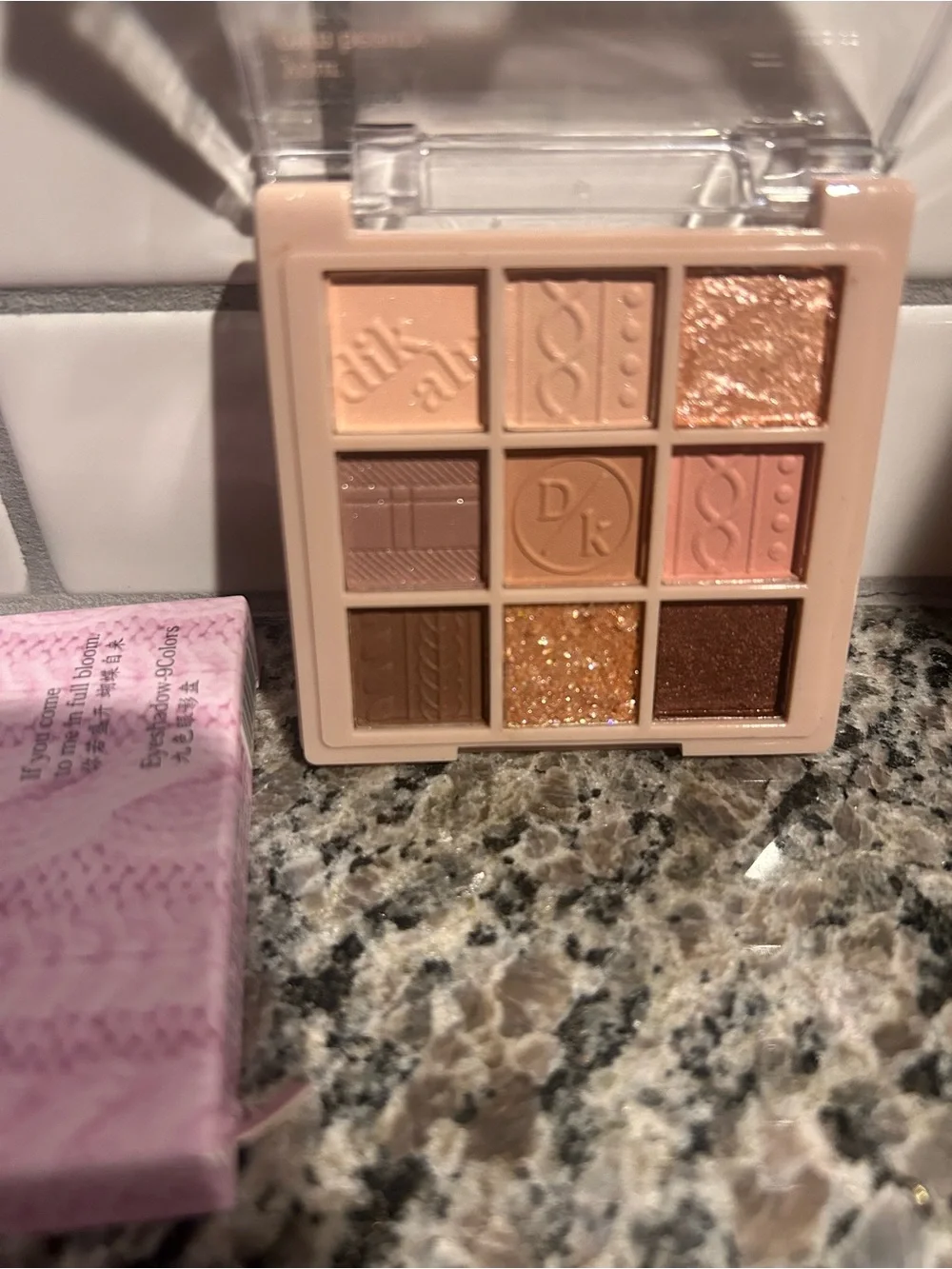Dikalu Neutral Pink & Brown Eyeshadow Palette — Soft Matte and Shimmer